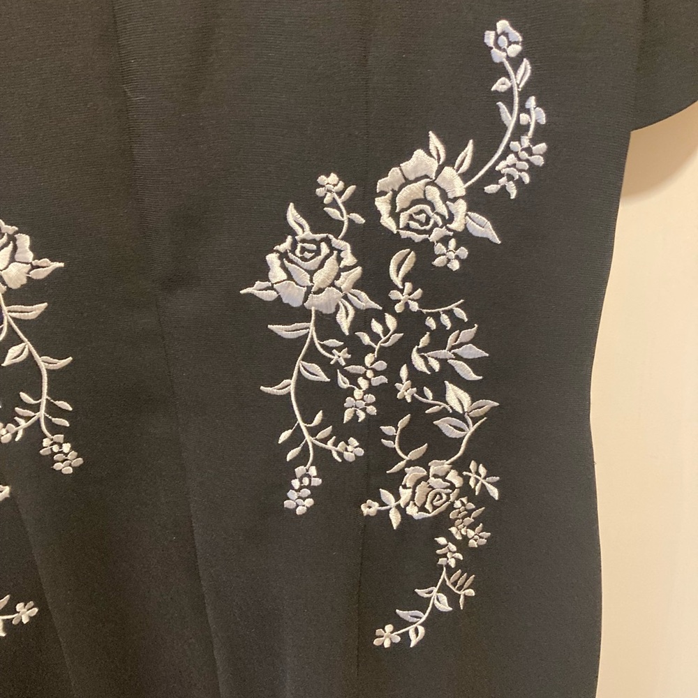 Studio One Dress - Picture 4 of 5